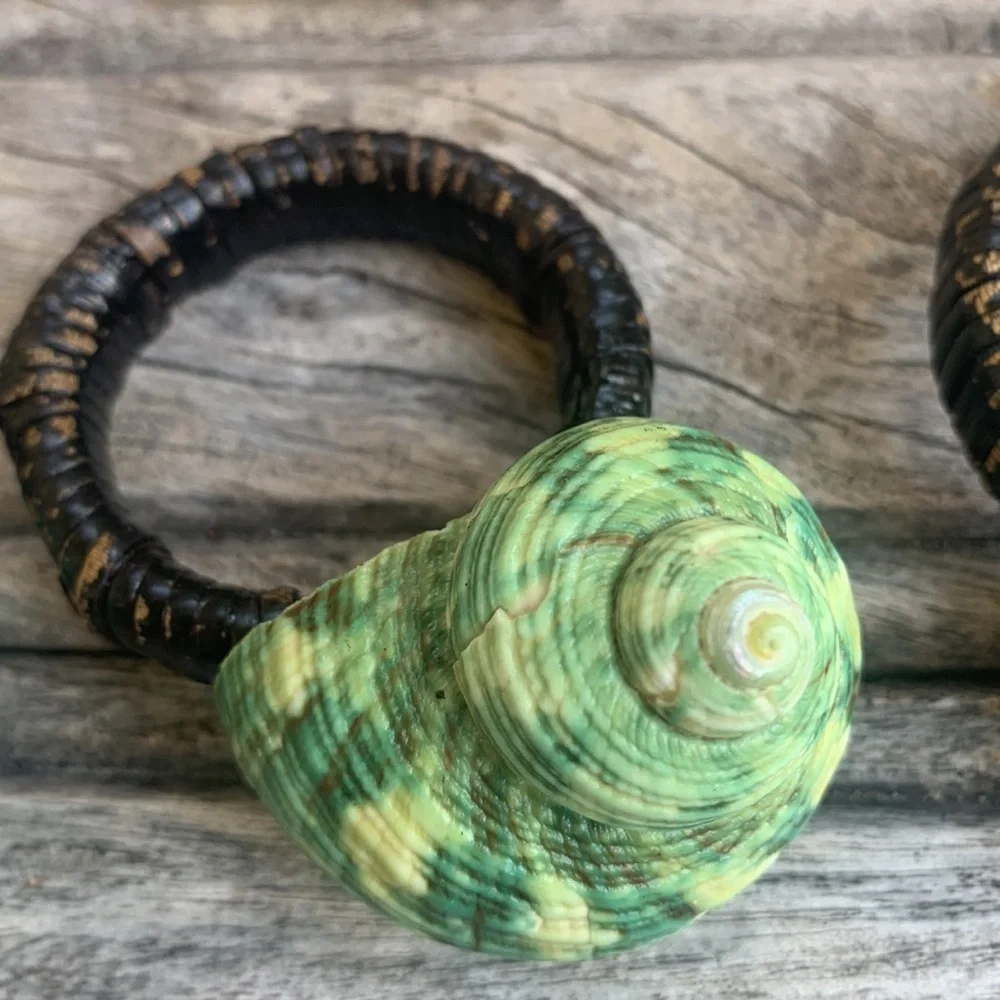 Vintage Seashell Napkin Rings - Picture 6 of 13